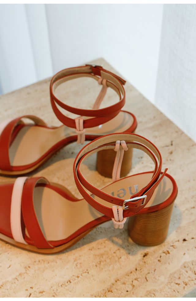 schoenen Raisa