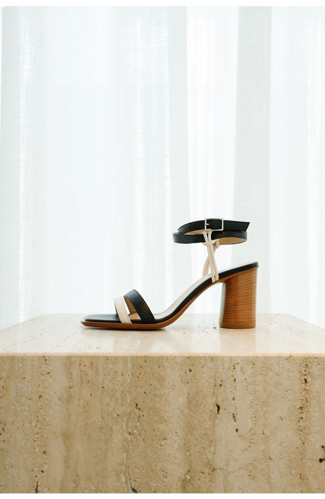 schoenen Raisa