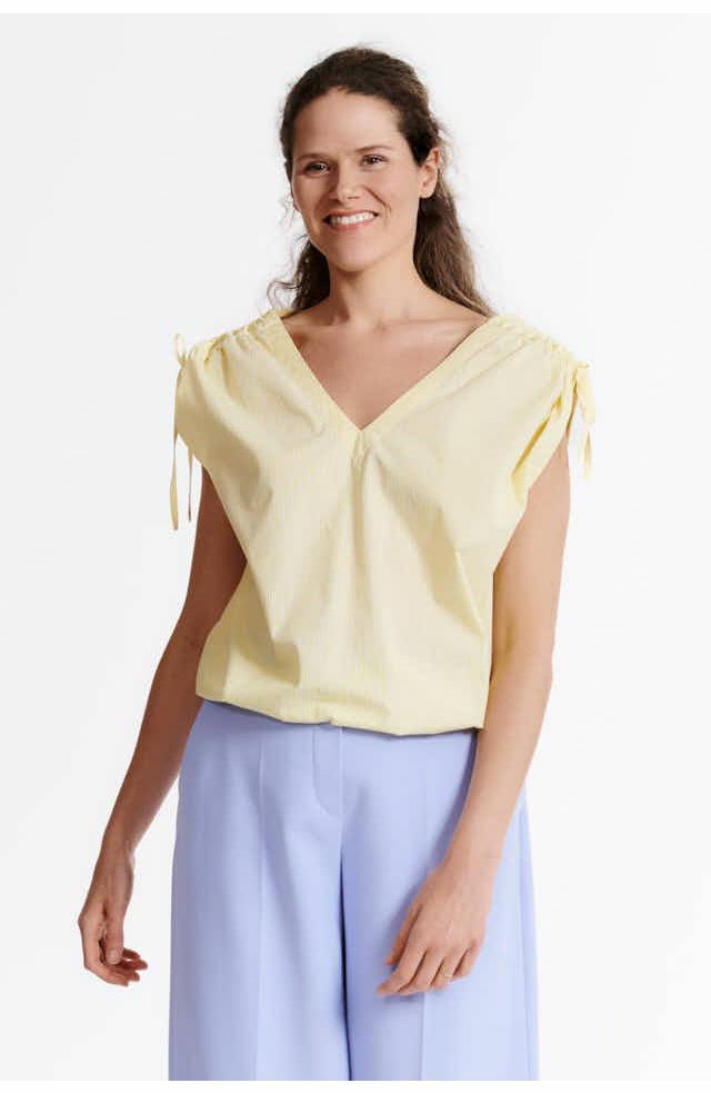 blouse Lore